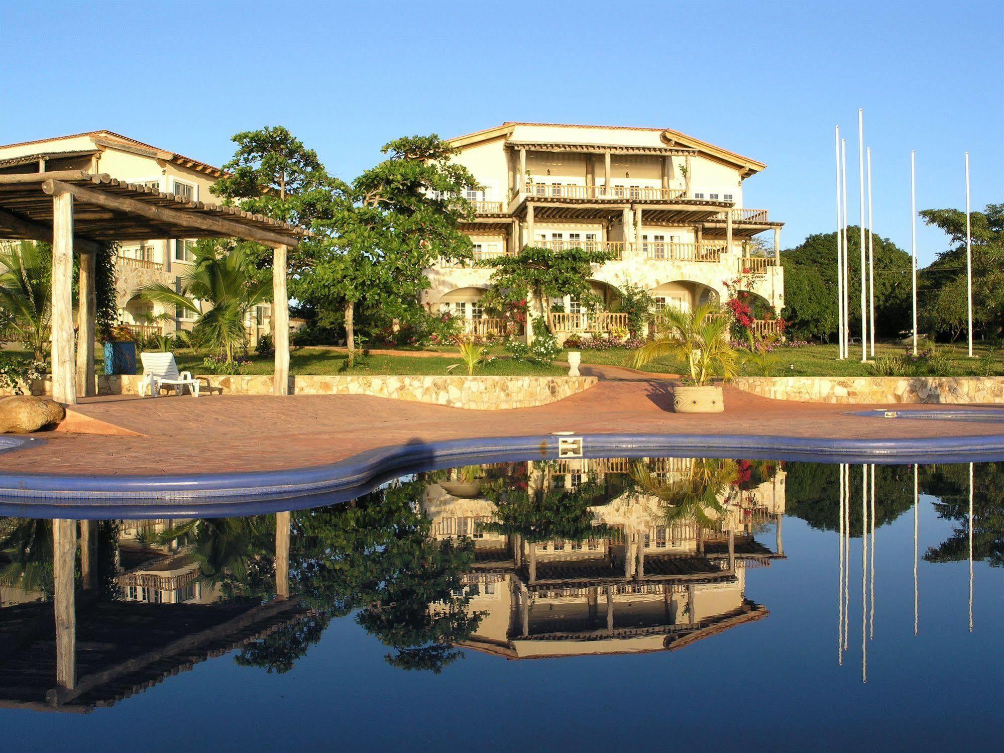 Marina Puesta Del Sol Hotel Aposentillo Bagian luar foto