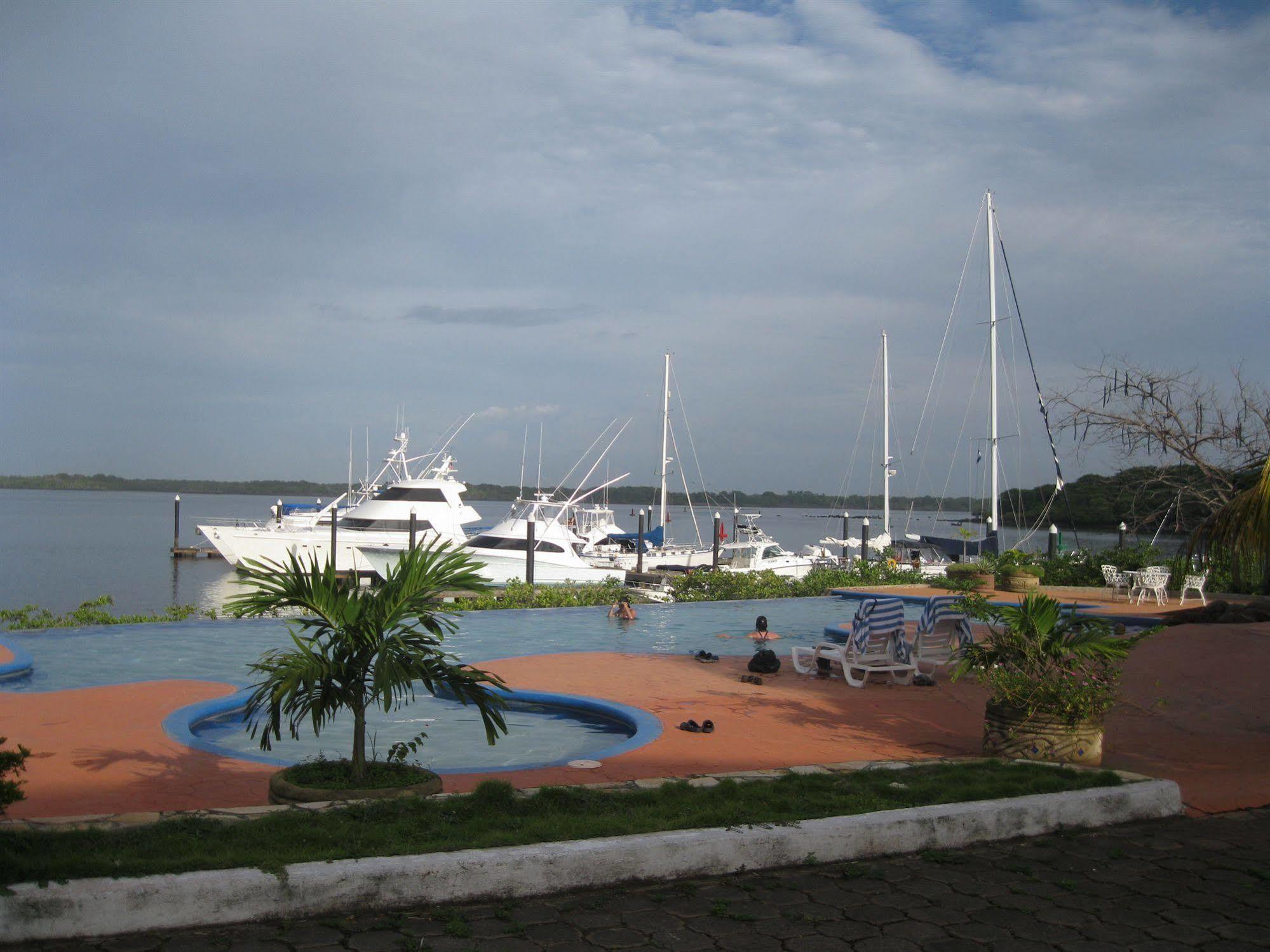 Marina Puesta Del Sol Hotel Aposentillo Bagian luar foto