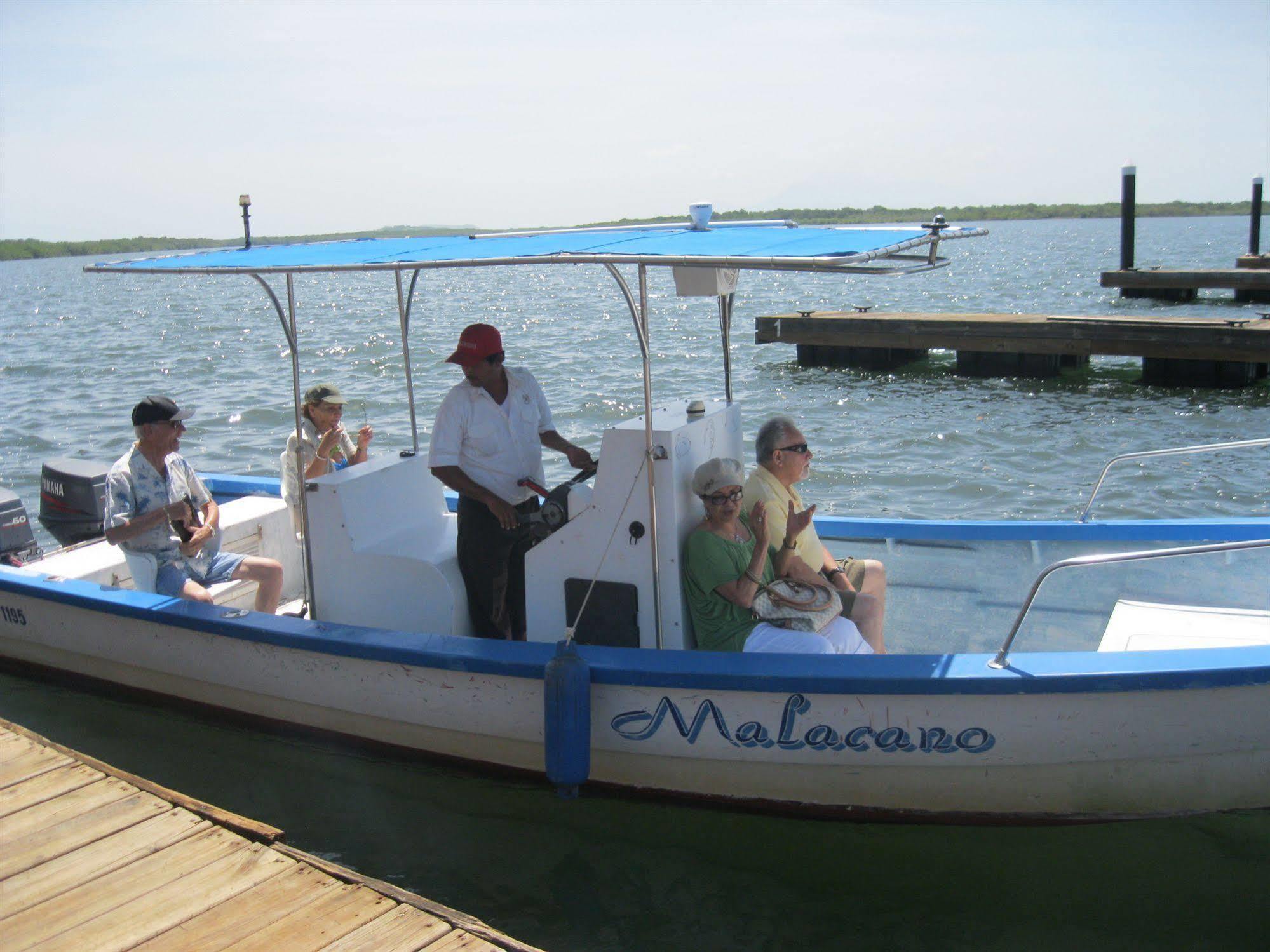 Marina Puesta Del Sol Hotel Aposentillo Bagian luar foto